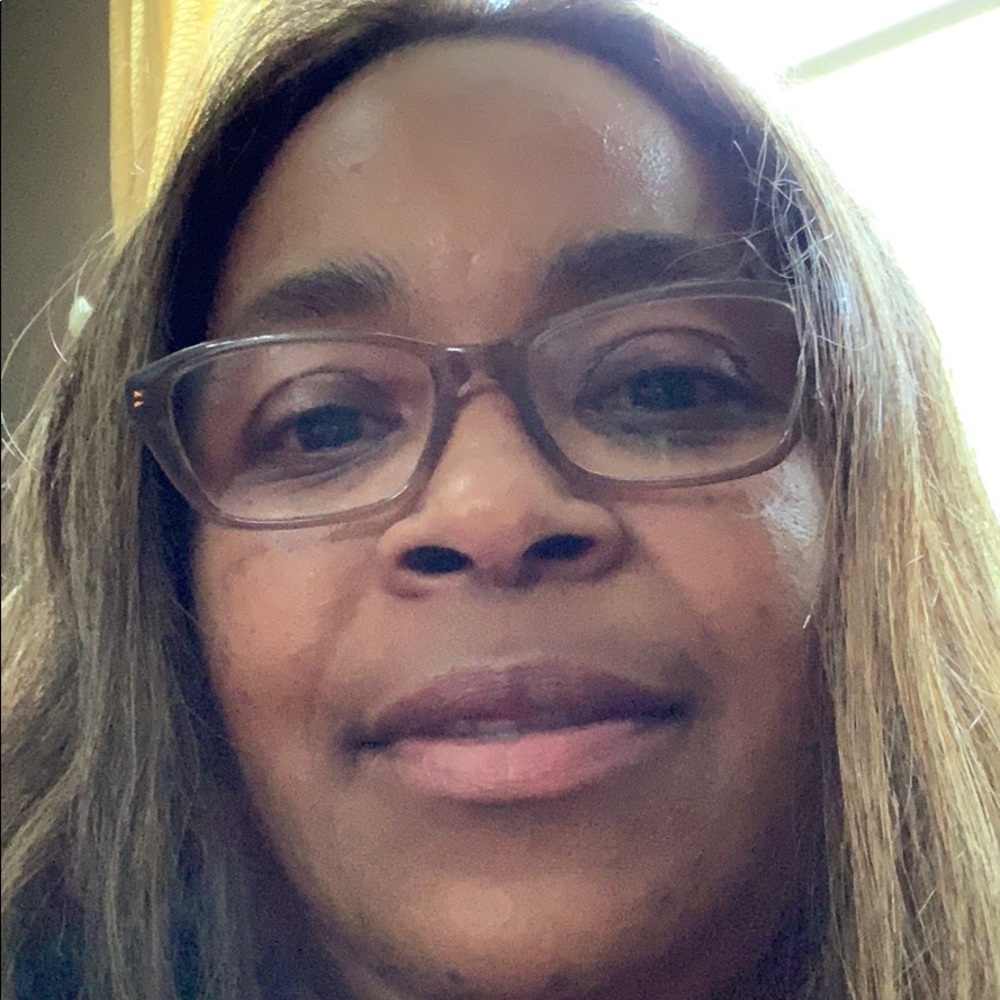 Meet your Posher, Leslie